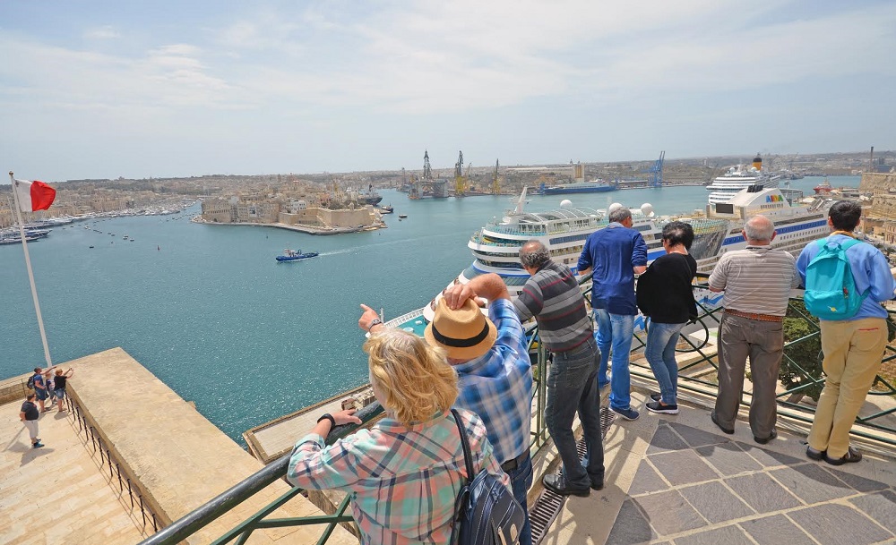 2013 sees 9.6% increase in tourist arrivals